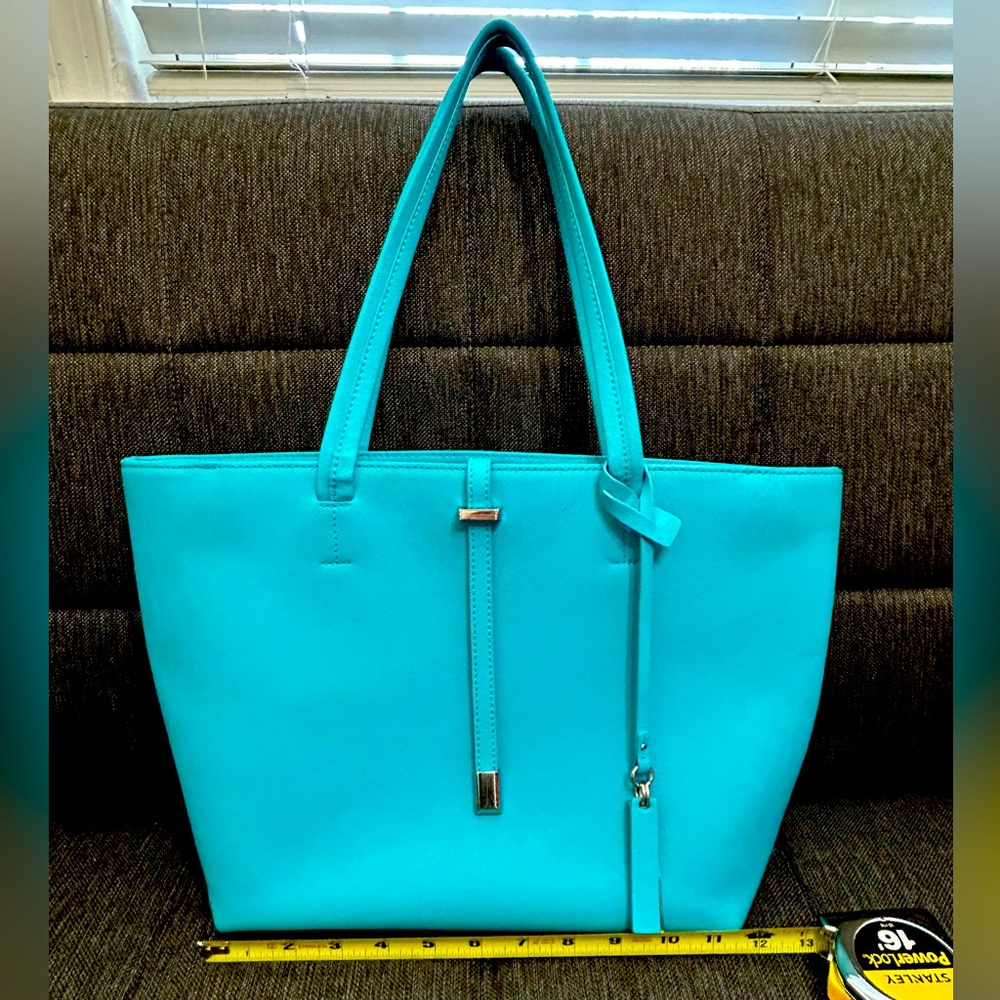 Vibrant blue Vince Camuto handbag. Like NEW.